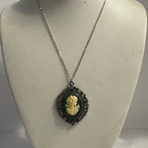 MULTILAYER DURBAN SUNRISE STATEMENT NECKLACE D2 - Picture 8 of 9